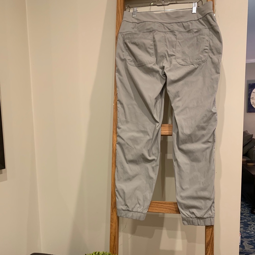 Athleta Trekkie pant, size 10, light gray